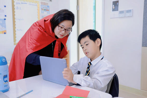 惠立读书周 - 门装饰,南通惠立学校
